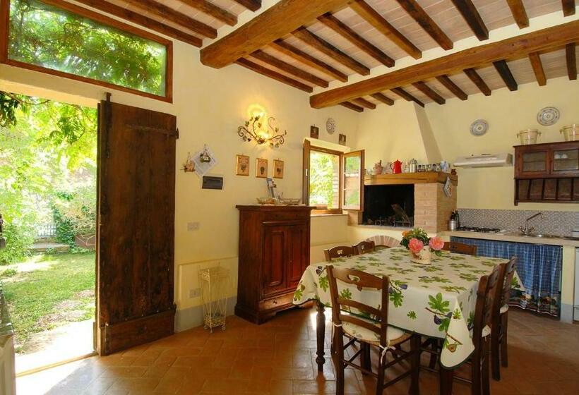 带2个卧室的公寓, Podere Santaadele