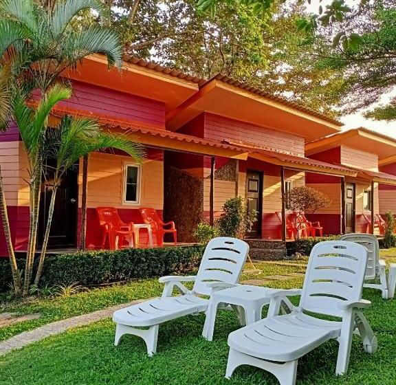 חדר דלוקס עם מרפסת, Cliff View Bungalows