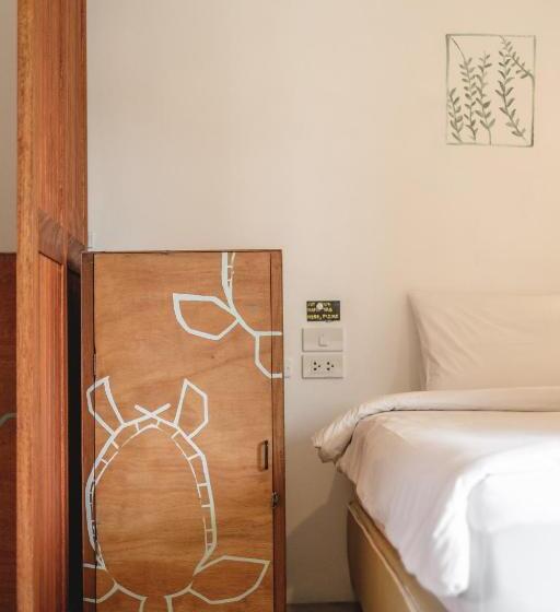 ルームシェアのワンベッド, The Dearly Koh Tao Hostel Padi 5 Star Dive Resort