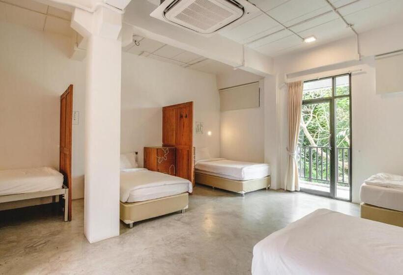 ルームシェアのワンベッド, The Dearly Koh Tao Hostel Padi 5 Star Dive Resort