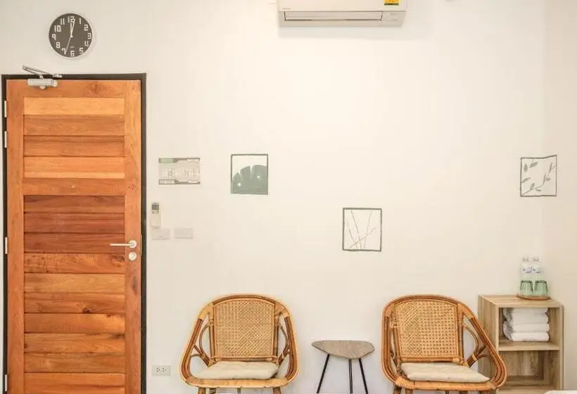 バス共有のスタンダードルーム, The Dearly Koh Tao Hostel Padi 5 Star Dive Resort