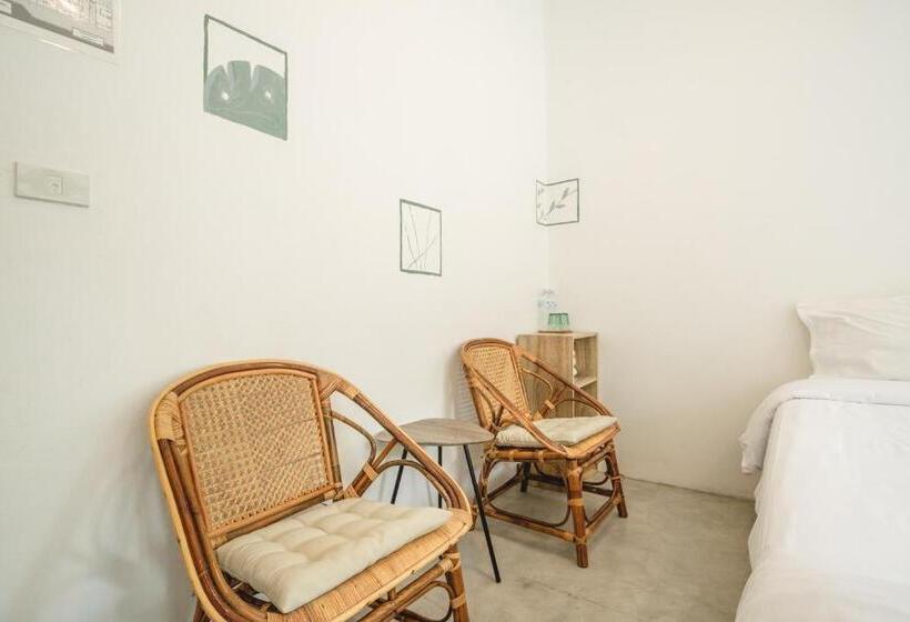 バス共有のスタンダードルーム, The Dearly Koh Tao Hostel Padi 5 Star Dive Resort