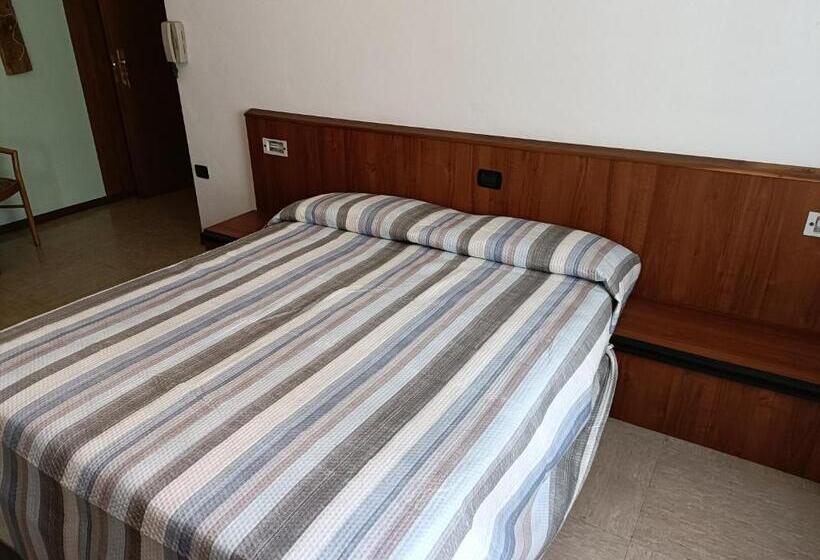 חדר סטנדרט לארבעה, La Maison