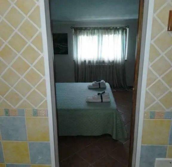 اتاق استاندارد سه نفره, B&b Marinella