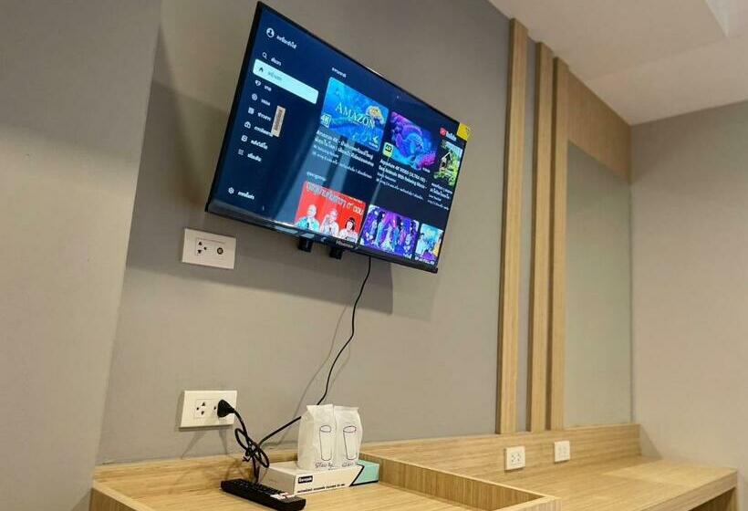 غرفة قياسية مزوَّدة بشُرفة, Klaang Muang