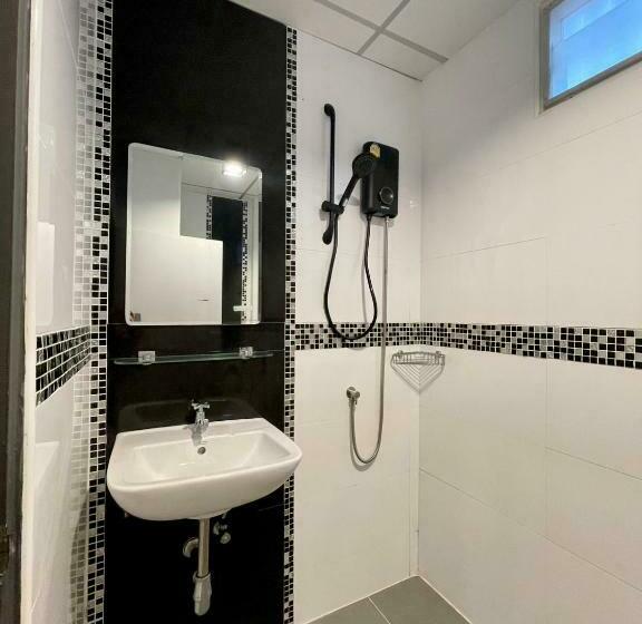 غرفة قياسية مزوَّدة بشُرفة, Klaang Muang