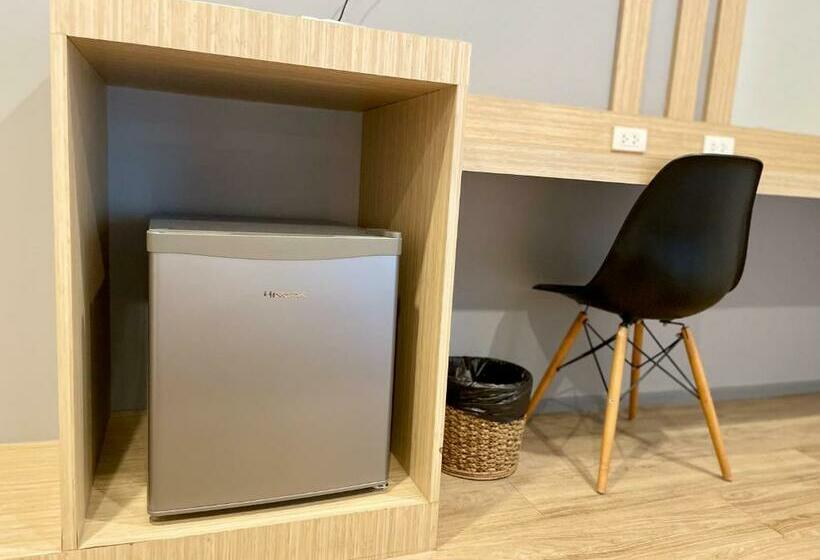 غرفة قياسية مزوَّدة بشُرفة, Klaang Muang