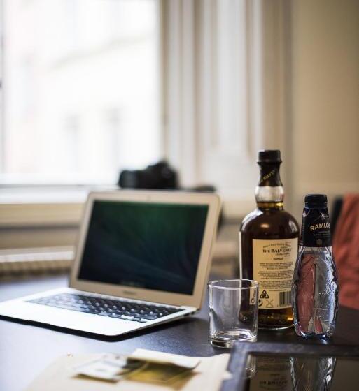 스탠다드 트리픔 룸 공동욕실, Castle House Inn