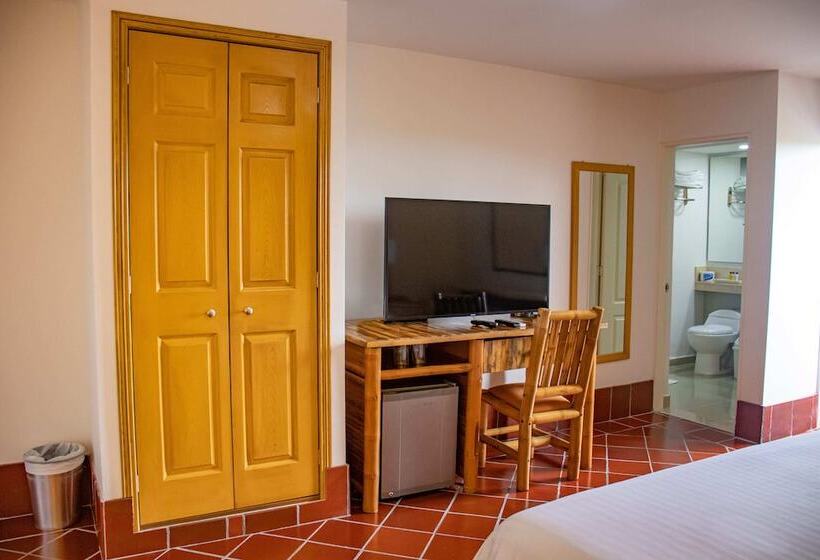 标准三人间, Campestre Las Camelias