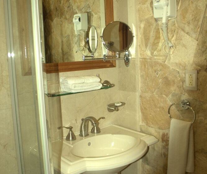 سوییت جونیور, Cancun International By Zeiva