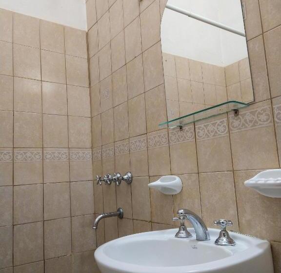 4인용 스탠다드 룸, De La Linda