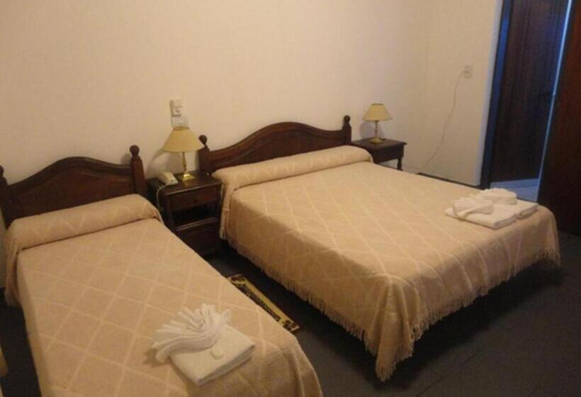 スタンダードトリプルルーム, Lujan