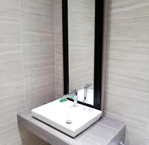 Номер Deluxe, Maria Elena