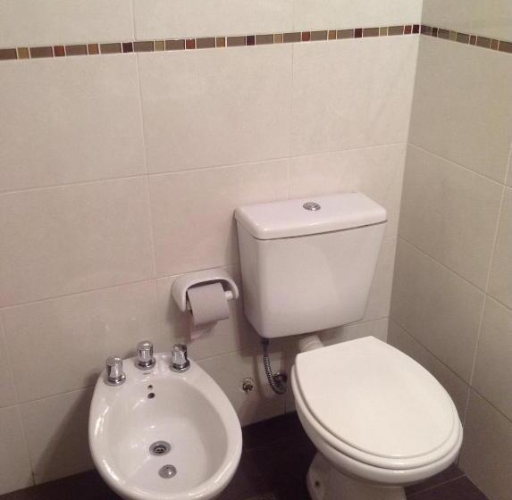 חדר סטנדרט לשלושה, Mitre