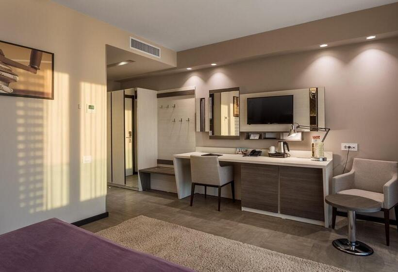 Superior room with lake view, New Splendid Hotel & Spa   Adults Only