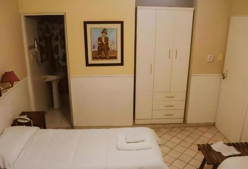 اتاق استاندارد سه نفره, Nuevo Casablanca