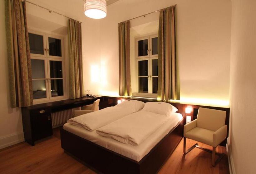 컴포트 싱글 룸, Schloss Thurnau