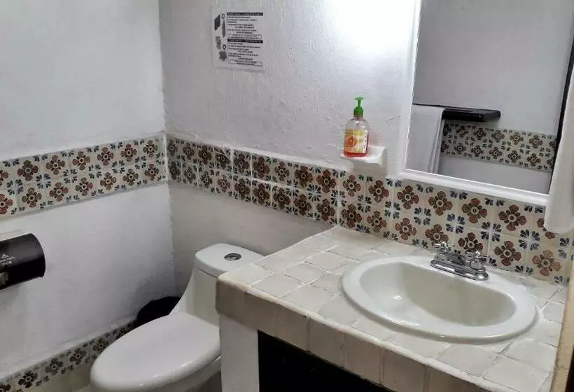 سوییت سوپریور, Solimar Inn Suites