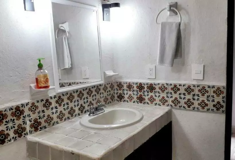 سوییت سوپریور, Solimar Inn Suites