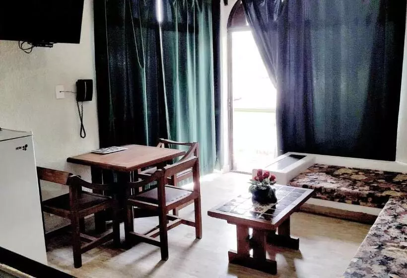 سوییت, Solimar Inn Suites