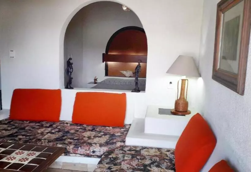 سوییت, Solimar Inn Suites