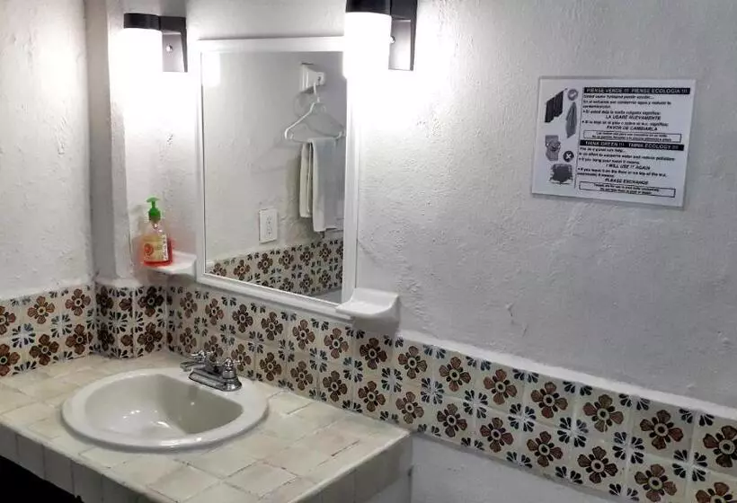 سوییت, Solimar Inn Suites