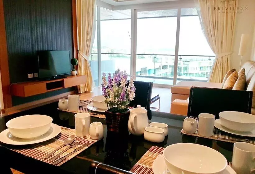 海の見える２ベッドルームアパートメント, The Privilege Residence