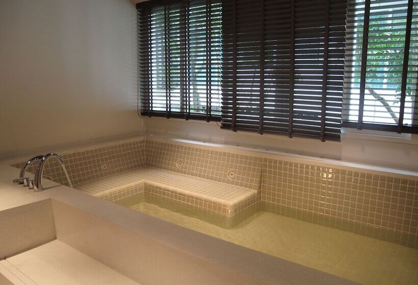 דירת 5 חדרי שינה, The Privilege Residence