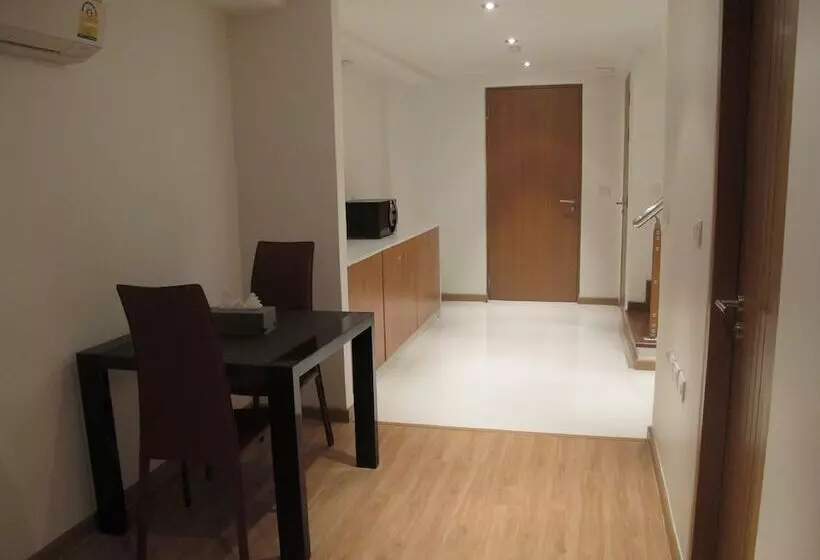 デュプレックス２ベッドルームアパート, The Privilege Residence