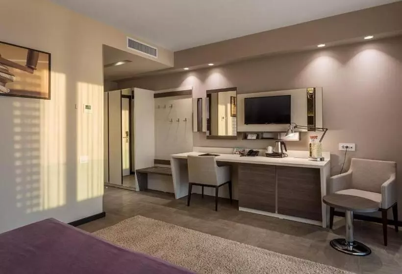 バルコニー付きスーペリアルーム, New Splendid Hotel & Spa Adults Only