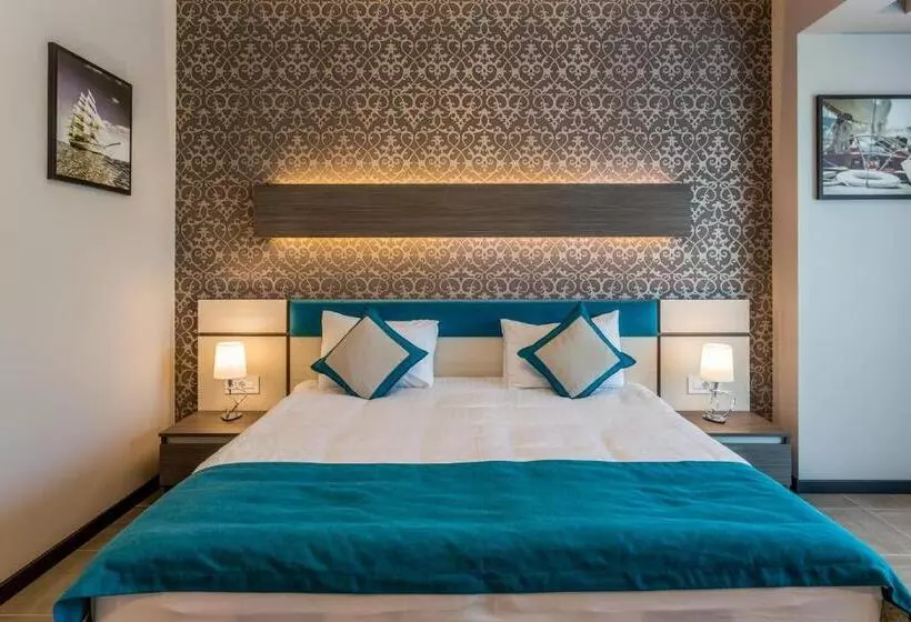 Superior room with lake view, New Splendid Hotel & Spa Adults Only