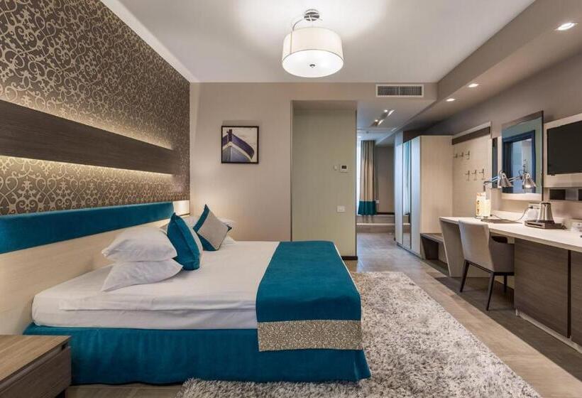 Номер Deluxe с Террасой, New Splendid Hotel & Spa   Adults Only