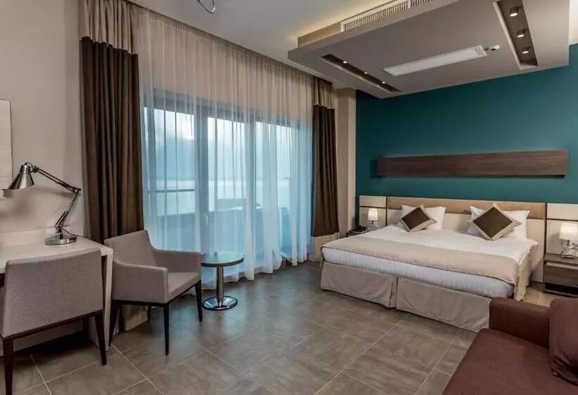 Suite with lake view, New Splendid Hotel & Spa Adults Only
