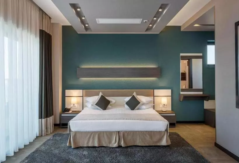 Suite with lake view, New Splendid Hotel & Spa Adults Only