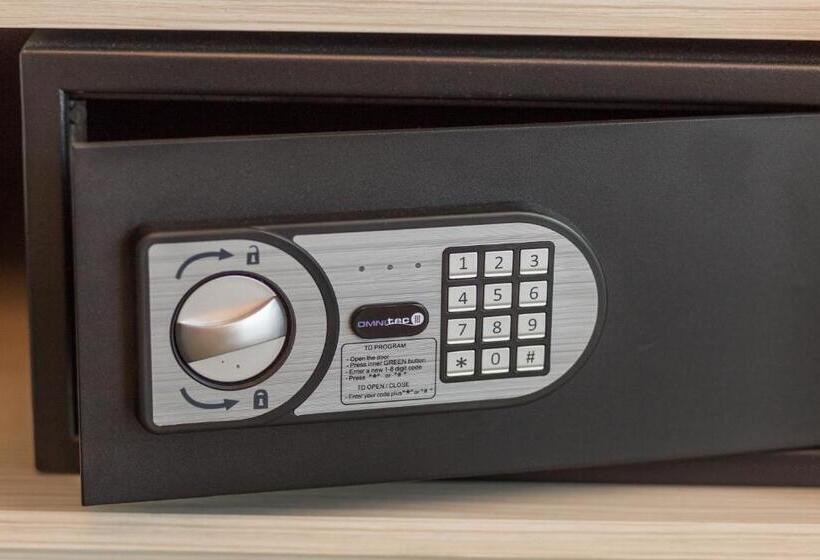 Suite with lake view, New Splendid Hotel & Spa   Adults Only