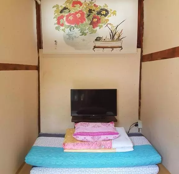 اتاق استاندارد یک نفره, Gongsimga Hanok Guesthouse