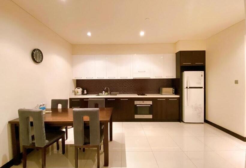 سوییت, Costa Apartments Central