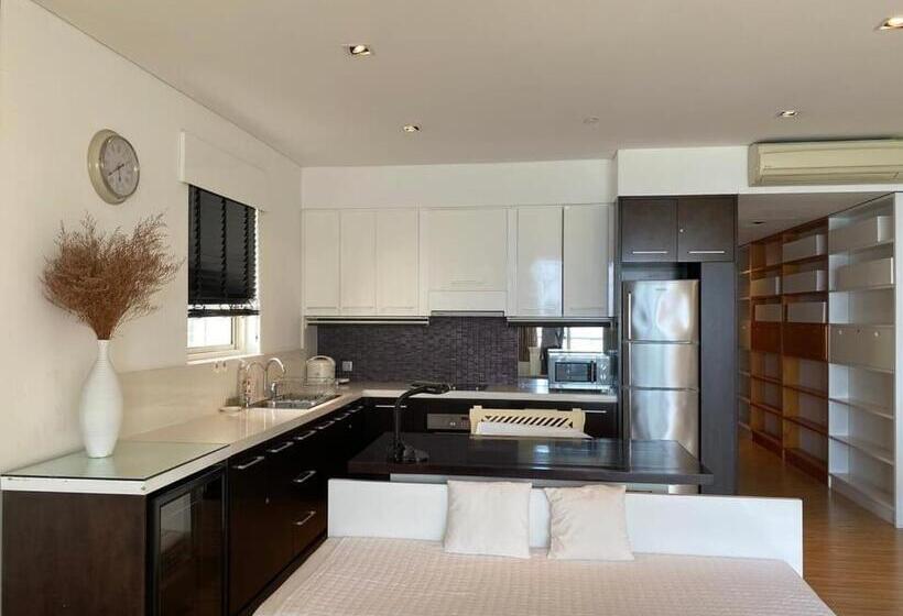 سوییت, Costa Apartments Central