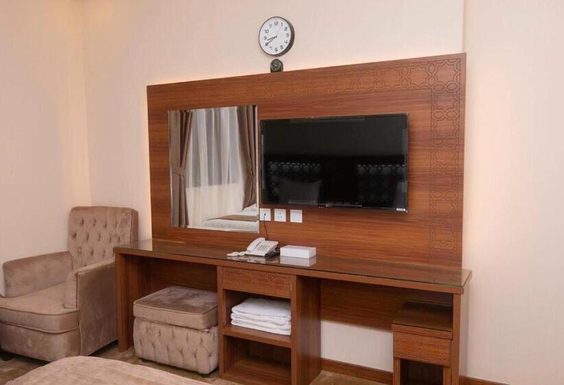 4인용 스탠다드 룸, فندق منار التوحيد 2