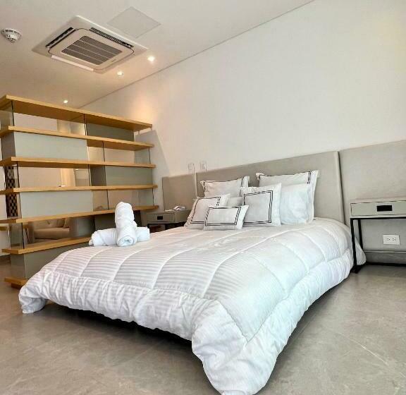 디럭스 스튜디오, Distrito 90