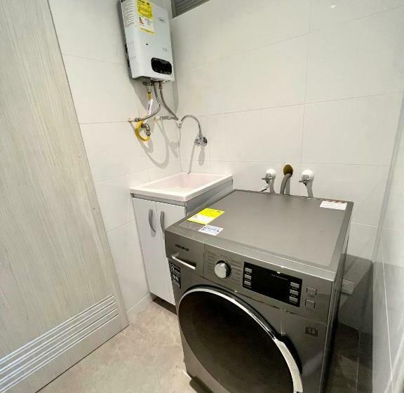 디럭스 스튜디오, Distrito 90