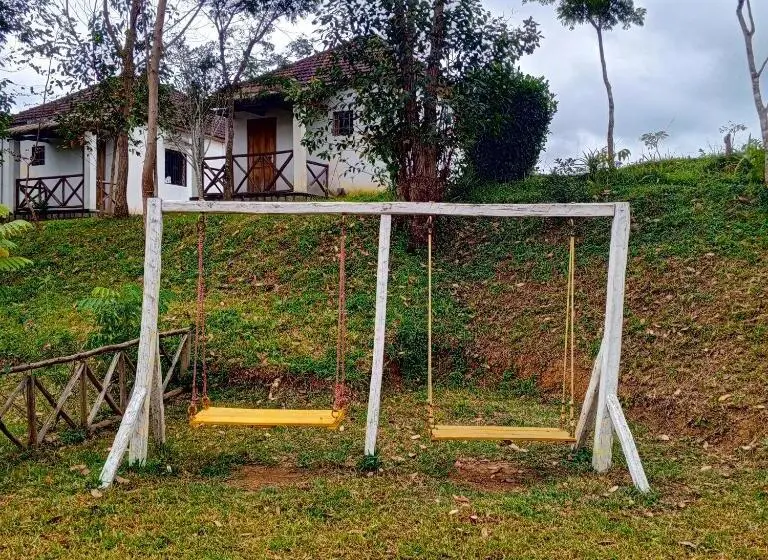 اتاق استاندارد با چشم‌انداز باغ, Andasibe Sifaka Lodge
