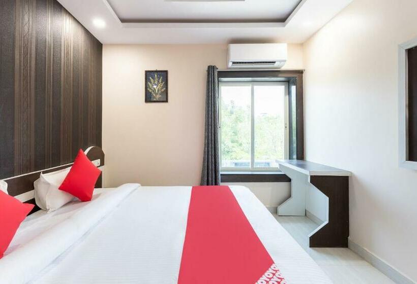 디럭스 룸, R K Palace