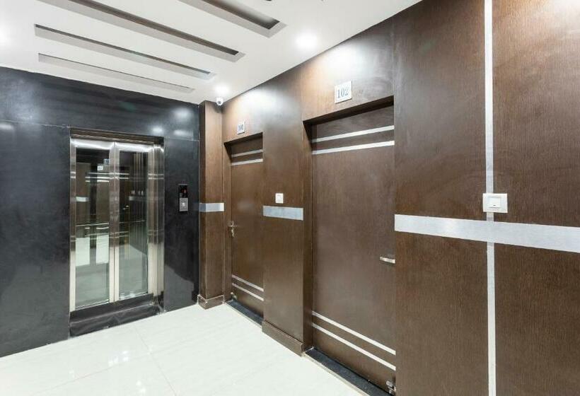 디럭스 룸, R K Palace