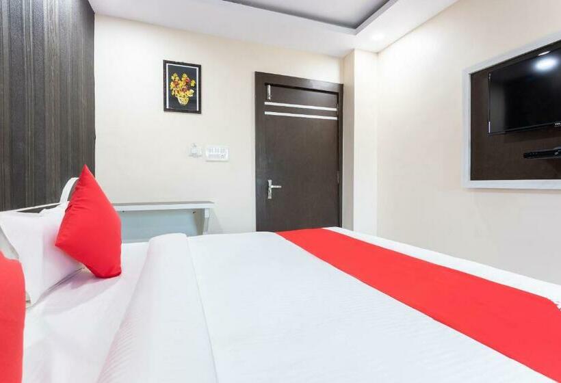 디럭스 룸, R K Palace