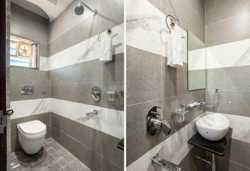 Номер Deluxe, R K Palace
