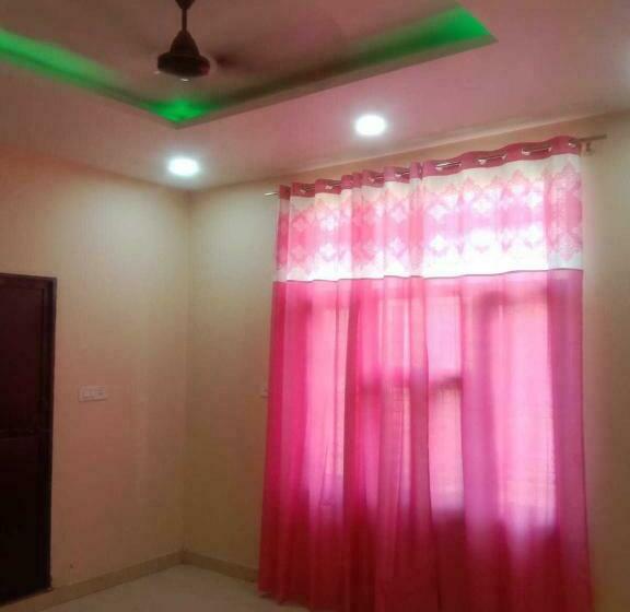 트리플 클래식 룸, Oyo 81141 Mangal Bhawan