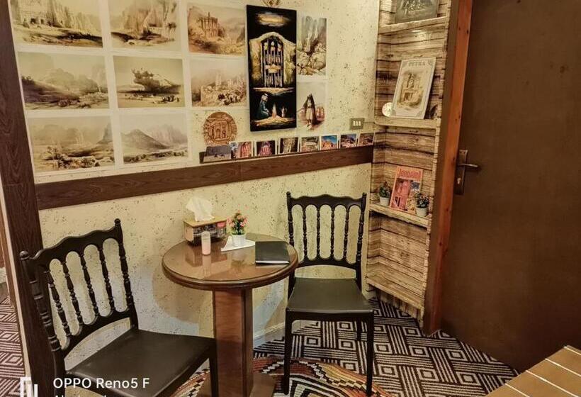 اتاق استاندارد با سرویس بهداشتی مشترک, Plaza De Petra