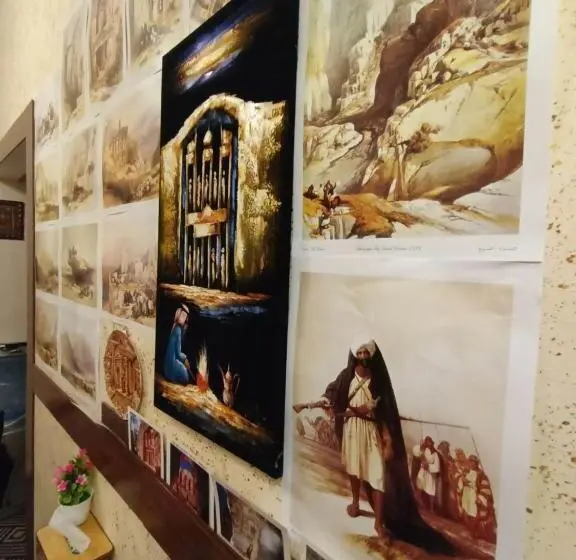 اتاق لوکس با بالکن, Plaza De Petra