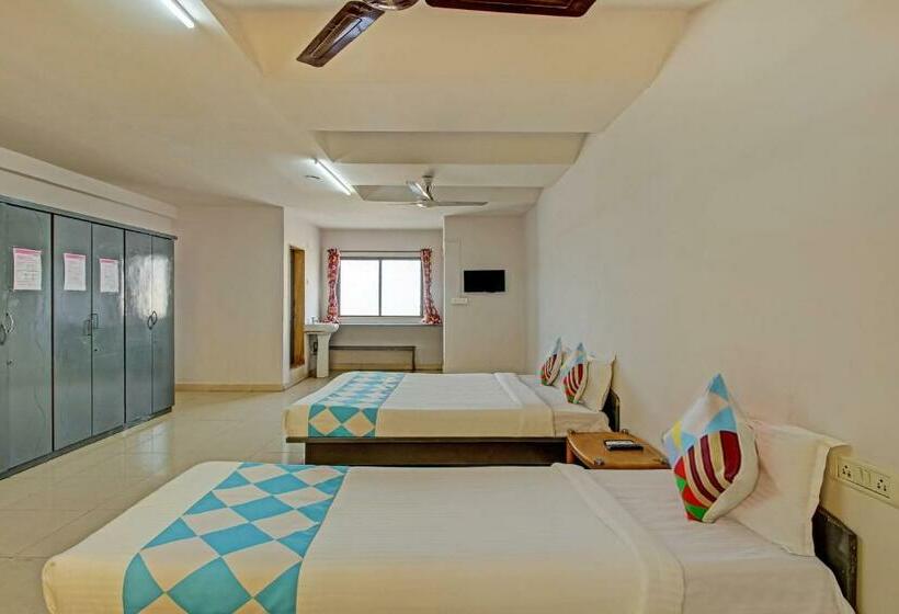 חדר קלאסי לשלושה, Oyo 81056 Ar Rooms